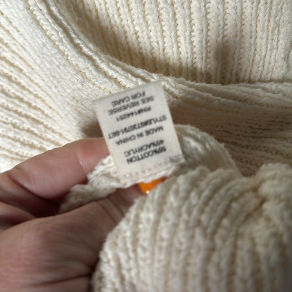 Sweater and Shorts Set - Picture 8 of 11